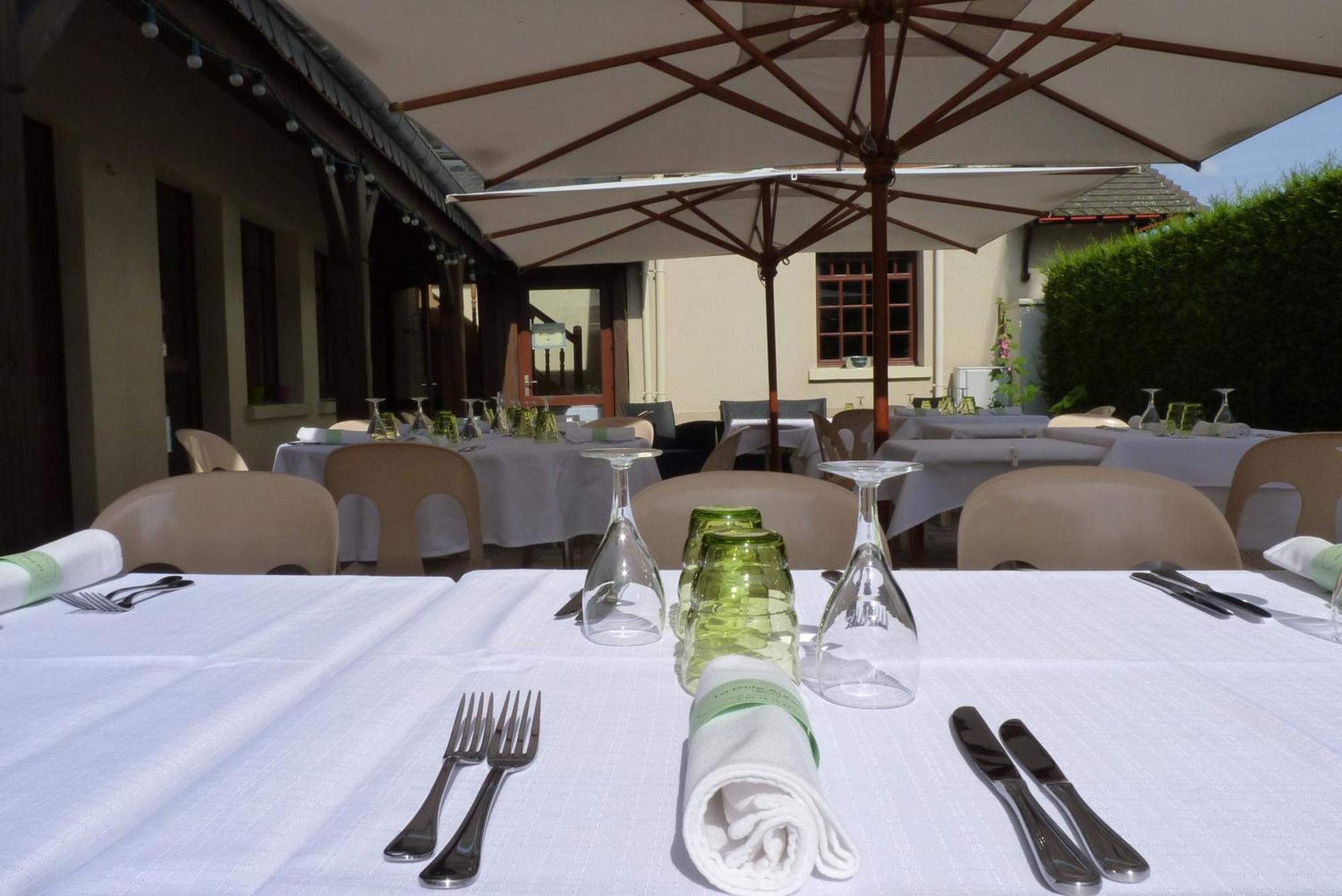 Hotel-Restaurant La P'Tite Auberge Lillebonne Luaran gambar