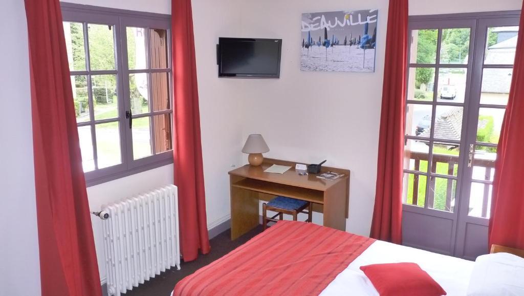 Hotel-Restaurant La P'Tite Auberge Lillebonne Bilik gambar