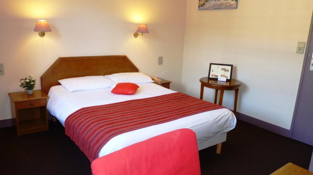 Hotel-Restaurant La P'Tite Auberge Lillebonne Bilik gambar
