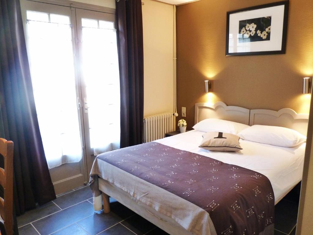 Hotel-Restaurant La P'Tite Auberge Lillebonne Bilik gambar